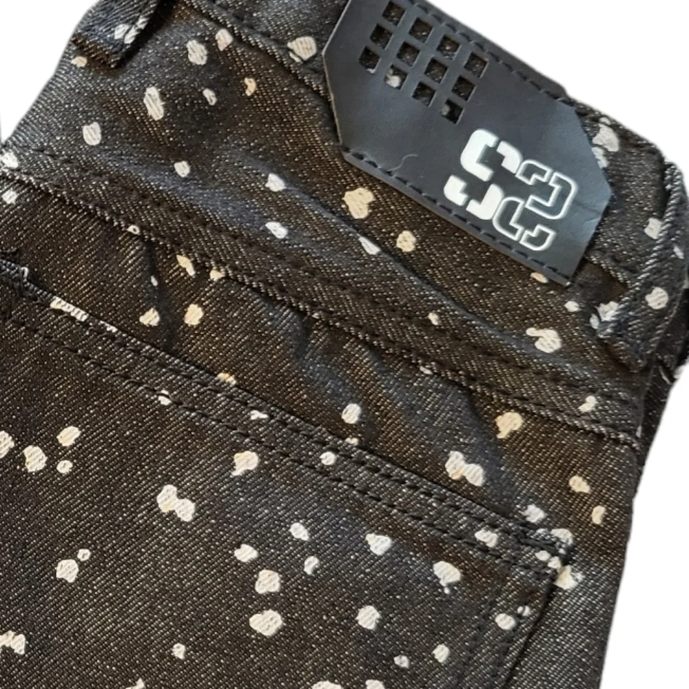 NWT Sacred Crown size 12 slim Black Premium black with Grey splatter paint